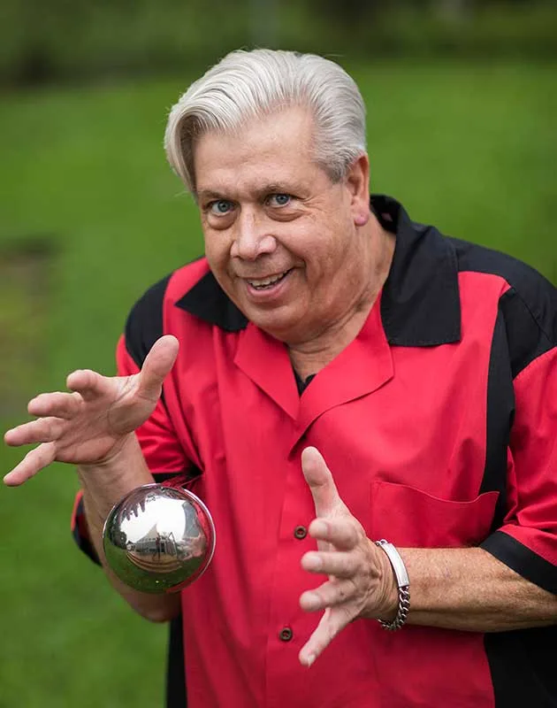Magic Guy performing